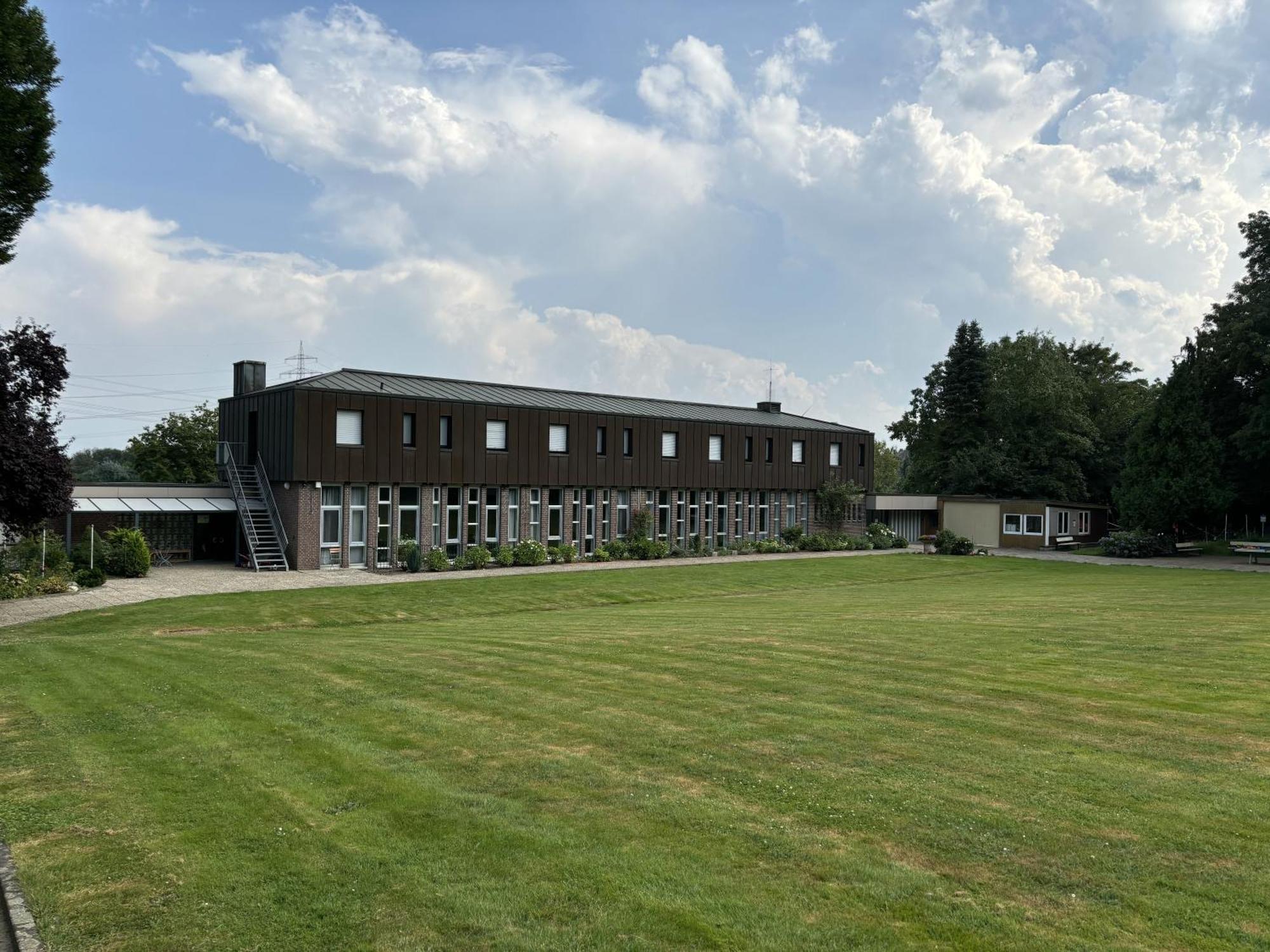 Haus Der Begegnung - Schoenstattzentrum Im Bistum Aachen Hotel Baesweiler Exterior photo