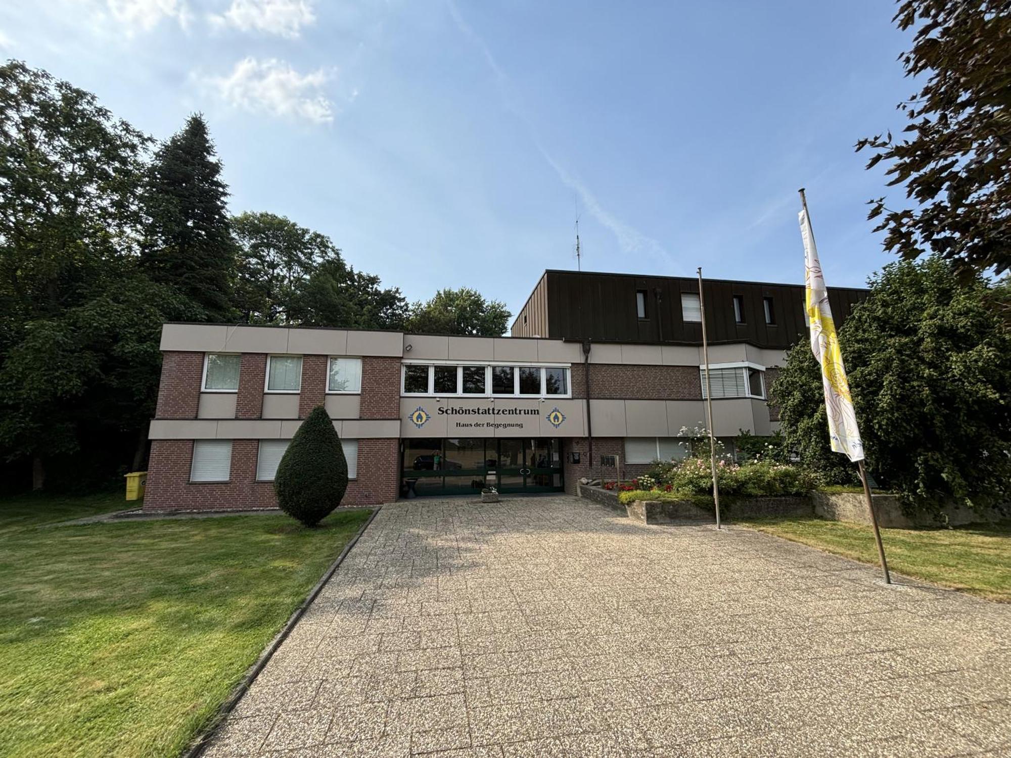 Haus Der Begegnung - Schoenstattzentrum Im Bistum Aachen Hotel Baesweiler Exterior photo